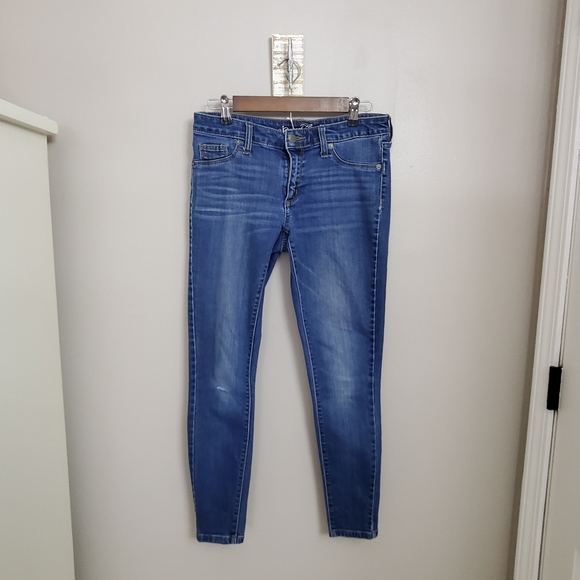 Distressed Universal Thread Mid Rise Jegging - Picture 3 of 12